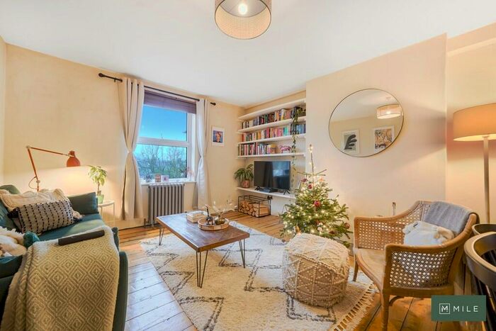 2 Bedroom Apartment To Rent In Harvist Road, Queens Park, NW6