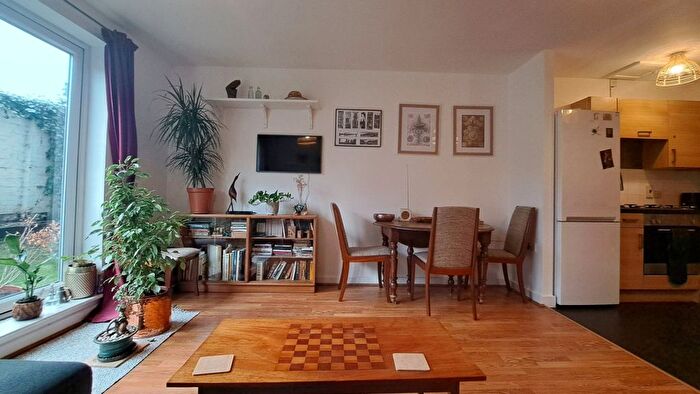 1 Bedroom Flat For Sale In Thomas Jacomb Place, Walthamstow, E17