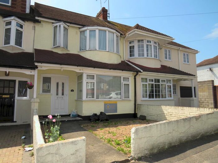 3 Bedroom Property To Rent In Castlemaine Avenue, Gillingham, ME7