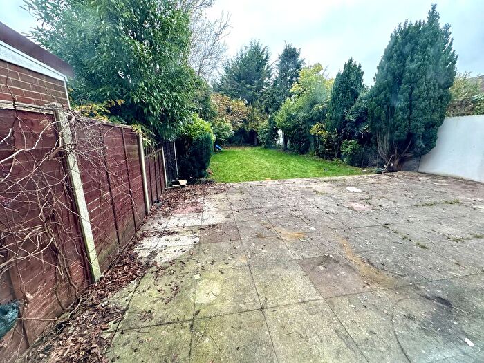 5 Bedroom Semi-Detached House To Rent In Fordbridge Road, Ashford, TW15