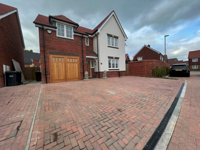 4 Bedroom Detached House To Rent In Wren Grove, Havant, PO9