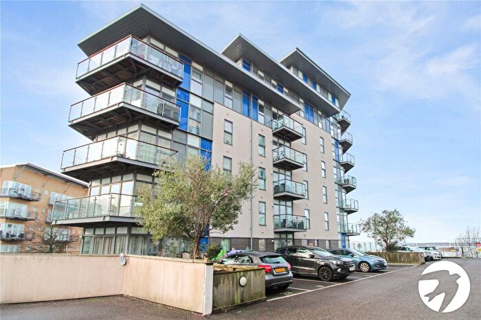 1 Bedroom Flat To Rent In Carmichael Avenue, Greenhithe, Kent, DA9