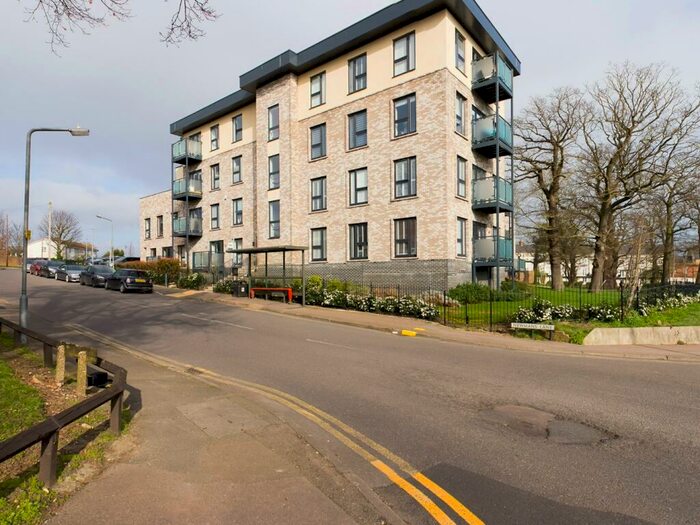2 Bedroom Apartment To Rent In Newmans Lane, Loughton, IG10