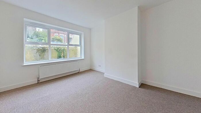 1 Bedroom Flat To Rent In Basement Flat, Station Road, Margate, CT9