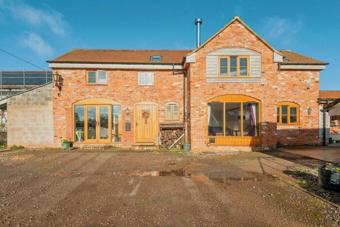 4 Bedroom Detached House For Sale In Moat Lane, Taynton, Gloucester, GL19