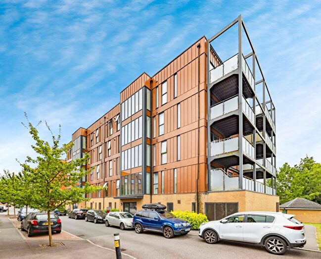 2 Bedroom Flat For Sale In Studio Way, Borehamwood, WD6