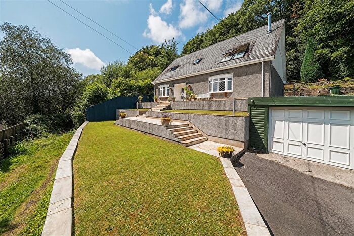 4 Bedroom Detached House For Sale In Yr Allt, Llangennech, Llanelli, SA14