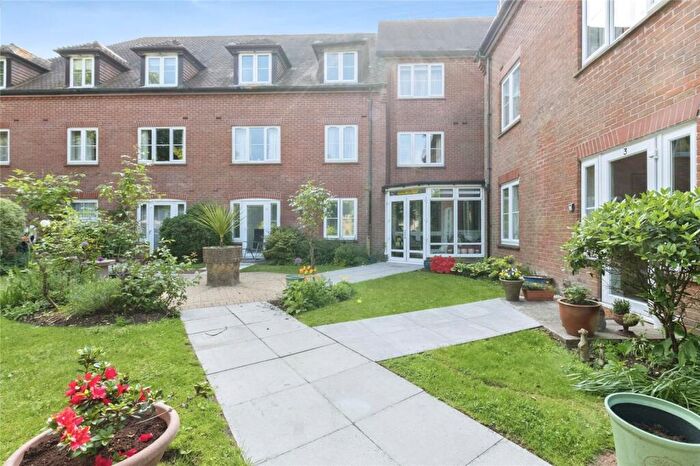 1 Bedroom Apartment For Sale In Cottage Mews, Ringwood, BH24