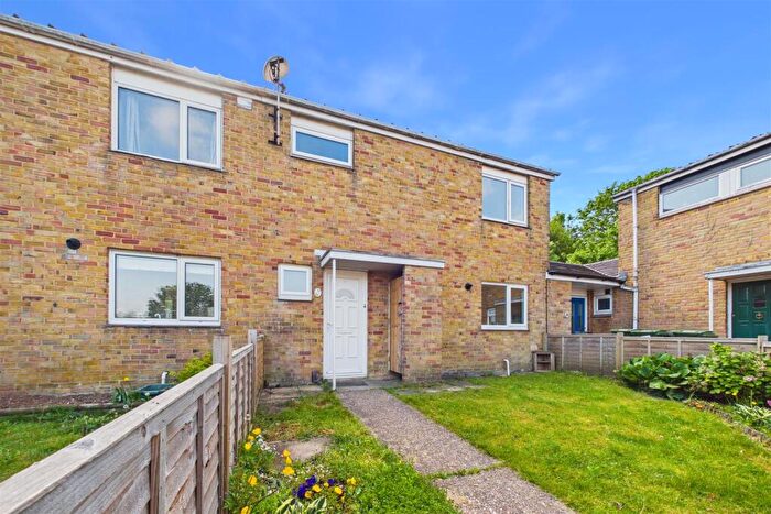 3 Bedroom Terraced House For Sale In Chopin Road, Basingstoke, RG22