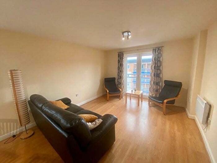 2 Bedroom Flat To Rent In Knightsbridge Court, Newcastle Upon Tyne, NE3