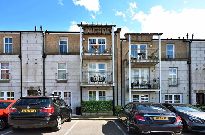 2 Bedroom Flat To Rent In Rubislaw Mansions, Aberdeen, AB15