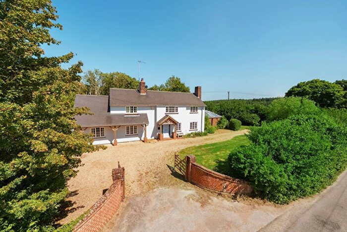 4 Bedroom Detached House For Sale In Farnham, Hampshire, GU10