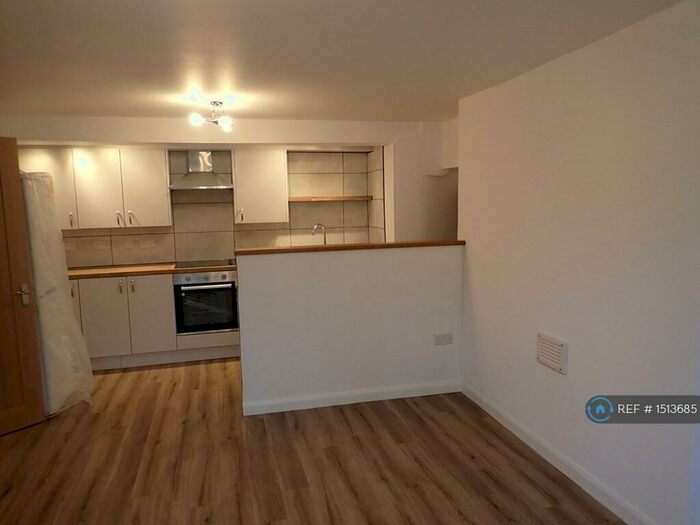 2 Bedroom Flat To Rent In Regency Square, Brighton, BN1