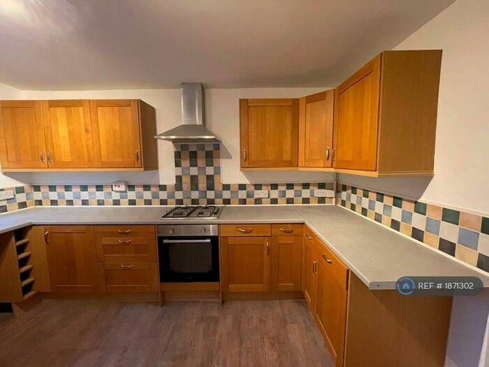 3 Bedroom Terraced House To Rent In Thornbury Way, Nottingham, NG5