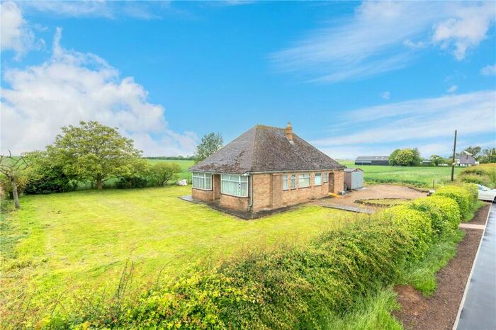 3 Bedroom Bungalow For Sale In High Street, Pointon, Sleaford, Lincolnshire, NG34