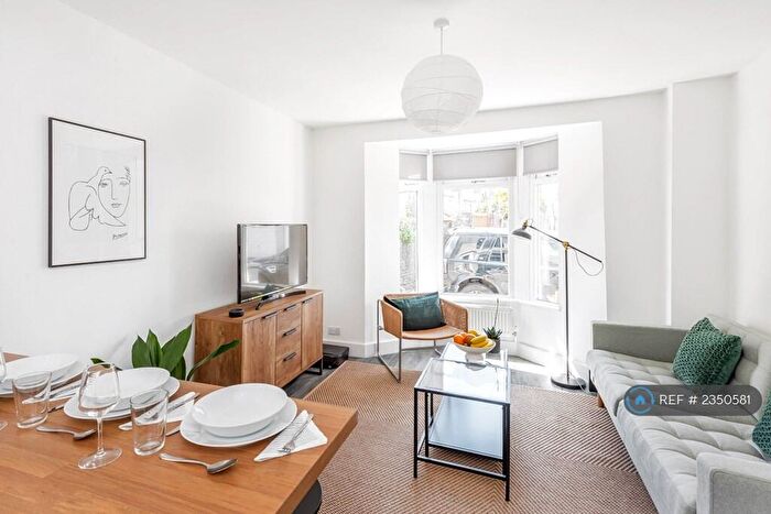 3 Bedroom Maisonette To Rent In Fairleigh Road, Cardiff, CF11