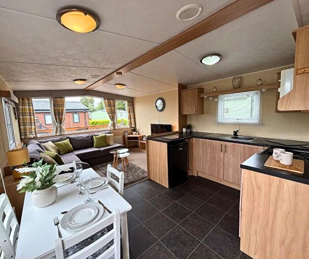 3 Bedroom Park Home For Sale In Thorpe Farm, Greta Bridge, Barnard Castle, County Durham, DL12