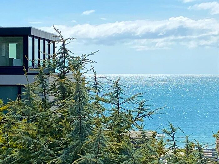 2 Bedroom Apartment To Rent In Showboat - Banks Road, Sandbanks, BH13