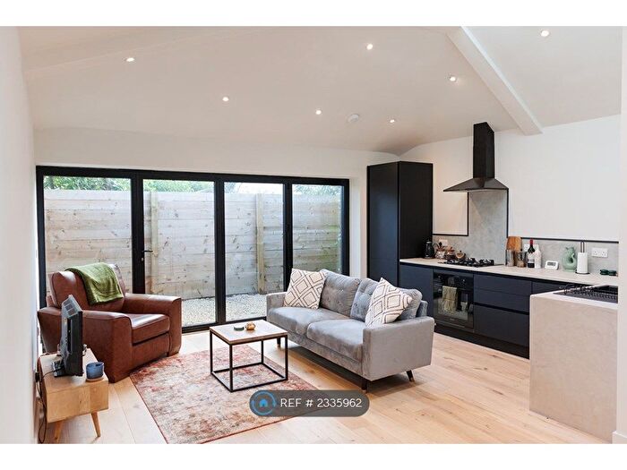 1 Bedroom Detached House To Rent In Homewood Road, Langton Green, TN3