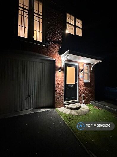 4 Bedroom End Of Terrace House To Rent In Park Close, Preston, PR2