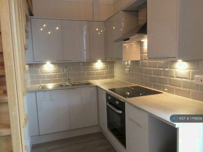 Studio To Rent In North Parade, Derby, DE1