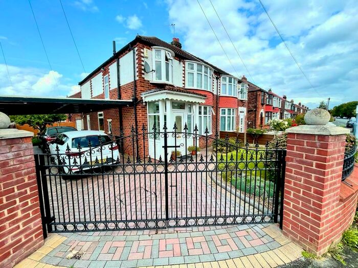 3 Bedroom Semi-Detached House To Rent In Brantingham Road, Chorlton, M21