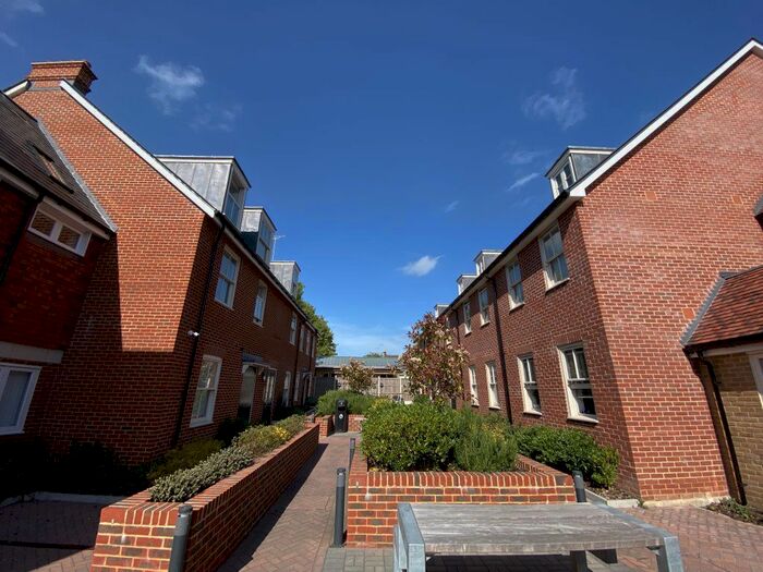 1 Bedroom Flat To Rent In Havelock Street, Canterbury, CT1