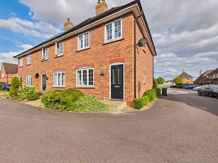 3 Bedroom Detached House To Rent In Rustic Close, Stewartby, Bedford, MK43