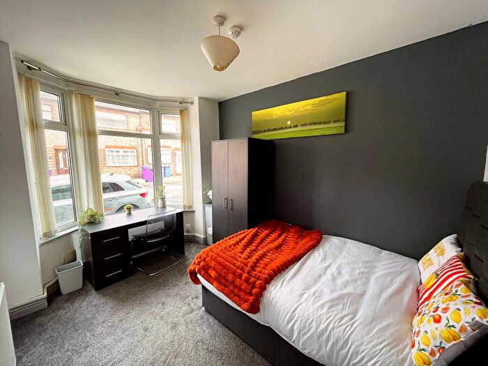 Terraced House To Rent In Bishopgate Street, Liverpool, L15