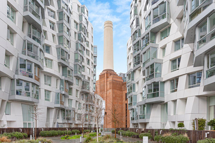 3 Bedroom Apartment For Sale In Prospect Way, London, SW11