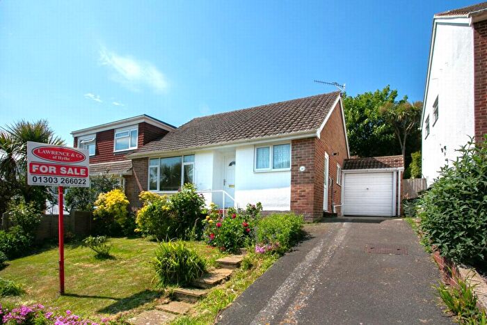 2 Bedroom Bungalow For Sale In Valebrook Close, Seabrook, CT20