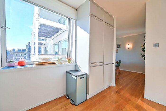 2 Bedroom Flat For Sale In Queen Elizabeth Street, Shad Thames, London, SE1