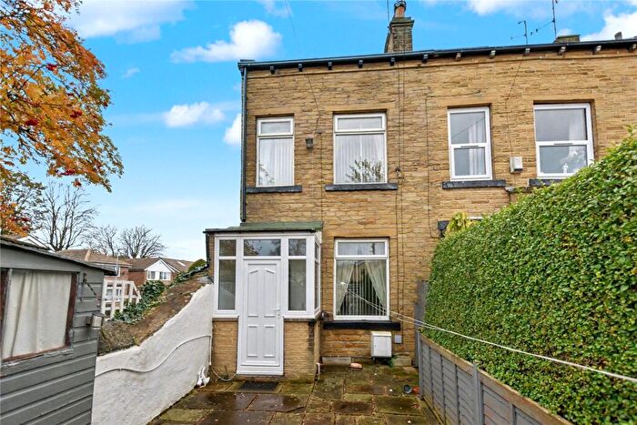 1 Bedroom Semi-Detached House For Sale In Greenside, Pudsey, West Yorkshire, LS28