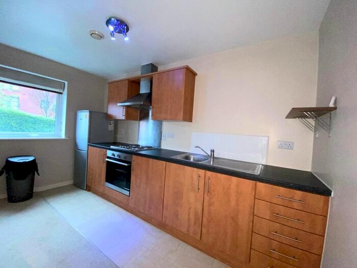 2 Bedroom Flat To Rent In Penstock Drive, Cliffe Vale, Stoke-On-Trent, Staffordshire ST4