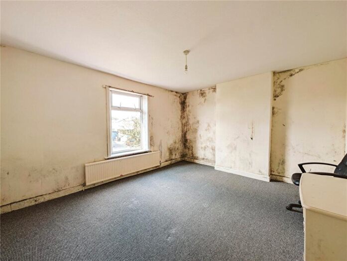 2 Bedroom Semi-Detached House For Sale In Grantham Road, Southport, Merseyside, PR8