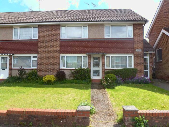 2 Bedroom Flat To Rent In Glencoe Road, Bushey Village ., WD23