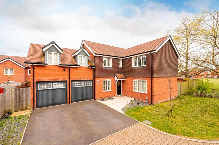 5 Bedroom Detached House For Sale In Garrett Drive, Shinfield, RG2