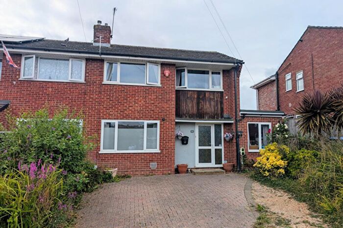 3 Bedroom Semi-Detached House For Sale In Hill Park Road, Fareham, PO15