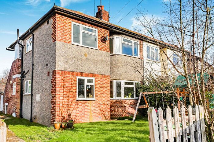 2 Bedroom Maisonette For Sale In Woodcote Close, Kingston Upon Thames, KT2
