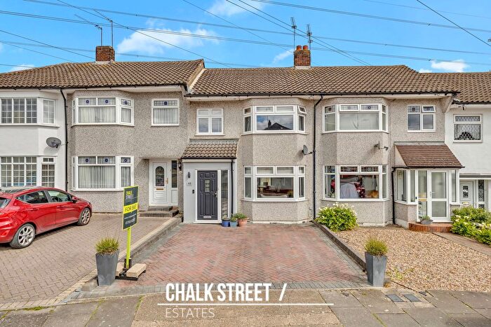 3 Bedroom Terraced House For Sale In Stour Way, Upminster, RM14
