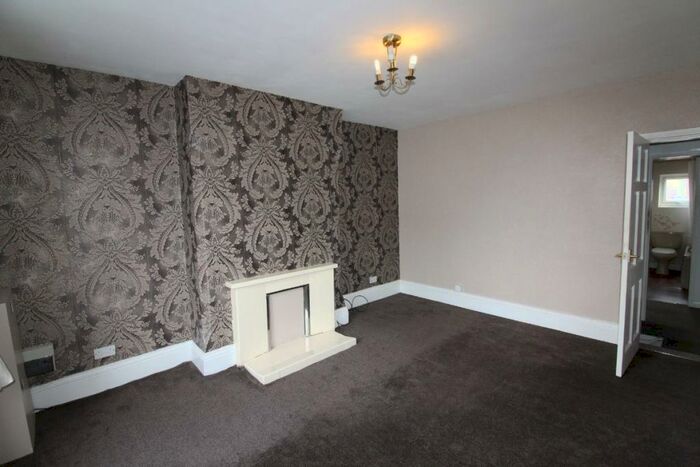 2 Bedroom Apartment To Rent In Watnall Road, NG15