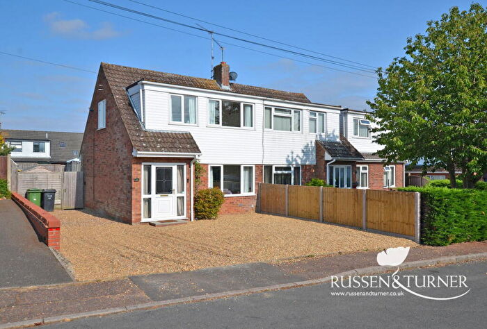 3 Bedroom Semi-Detached House For Sale In Grafton Close, King's Lynn, PE30