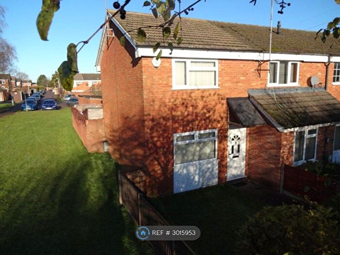 2 Bedroom Semi-Detached House To Rent In Burford Walk, Dunstable, LU5