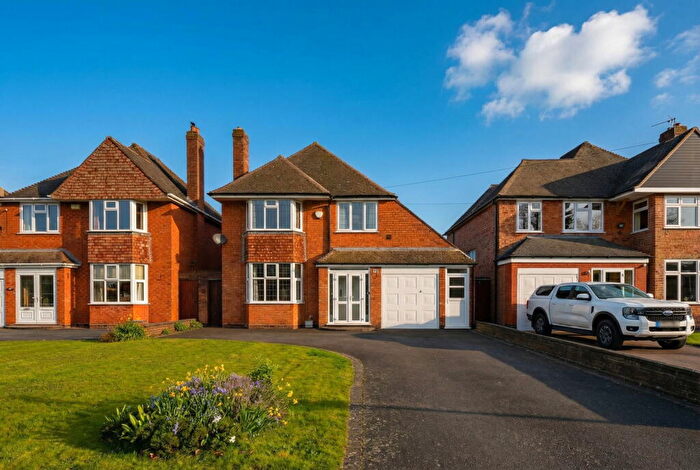 3 Bedroom Detached House For Sale In Buryfield Road, Solihull, B91