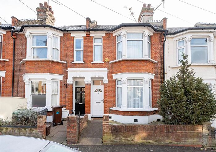 3 Bedroom Terraced House For Sale In Selwyn Avenue, Highams Park, E4