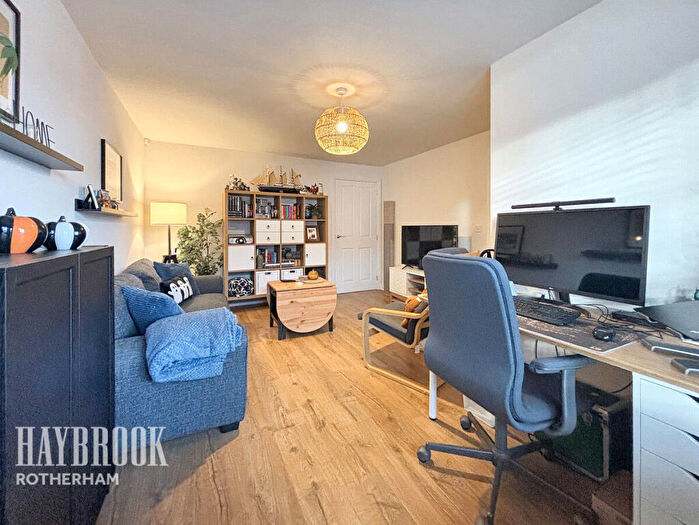 3 Bedroom Terraced House For Sale In Banks Way, Catcliffe, S60