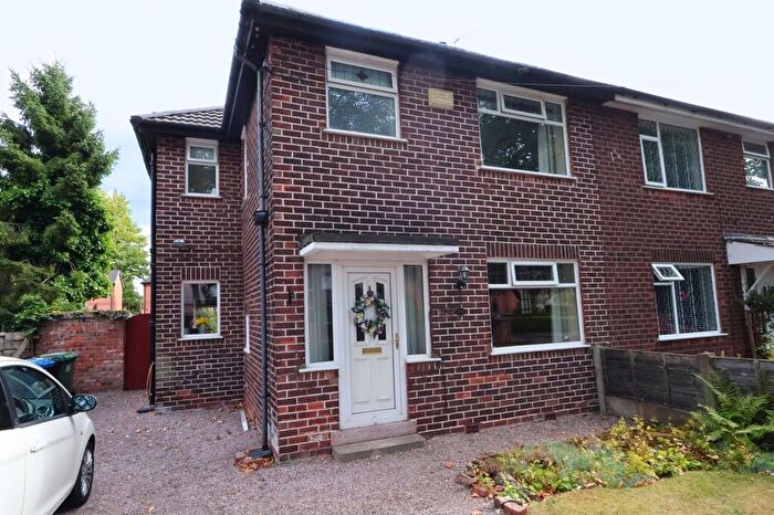 3 Bedroom Semi-Detached House For Sale In Park Road, Stretford, M32