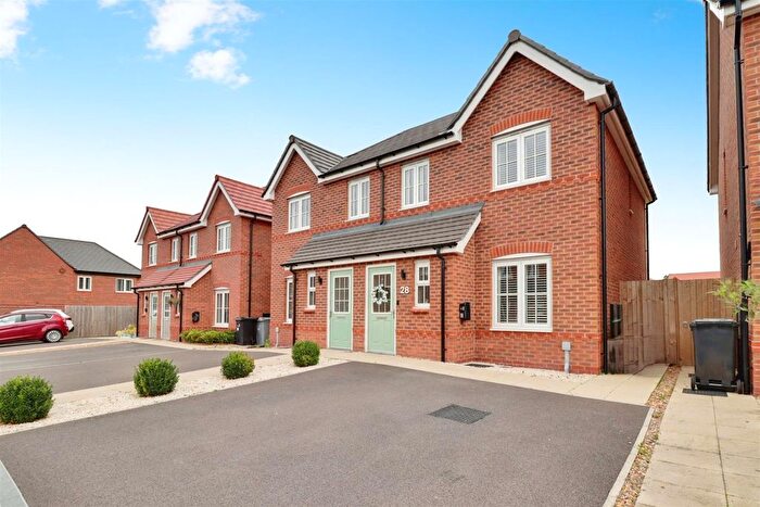 3 Bedroom Semi-Detached House For Sale In Hotspur Road, Crewe, CW1