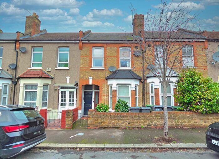 1 Bedroom Maisonette For Sale In Bakers Avenue, Walthamstow, E17