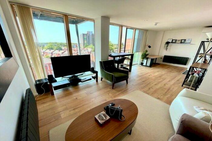 1 Bedroom Flat To Rent In Warwick Road, Manchester, M16